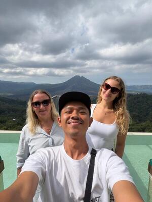 Batuh with guests in Bali, photo 3 of 32